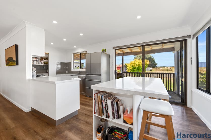 Click to view all images 281 Back Road Lower Wilmot TAS 7310 - Image 3