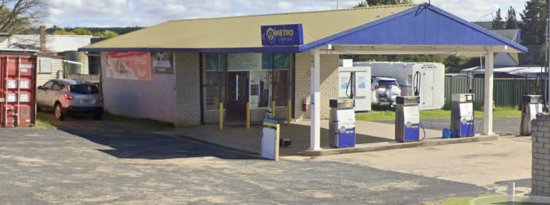 Click to view all images Service Station business for sale in New England - North West NSW - Image 2