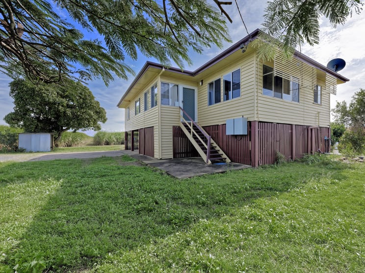 Click to view all images Moore Park Beach QLD 4670 - Image 3