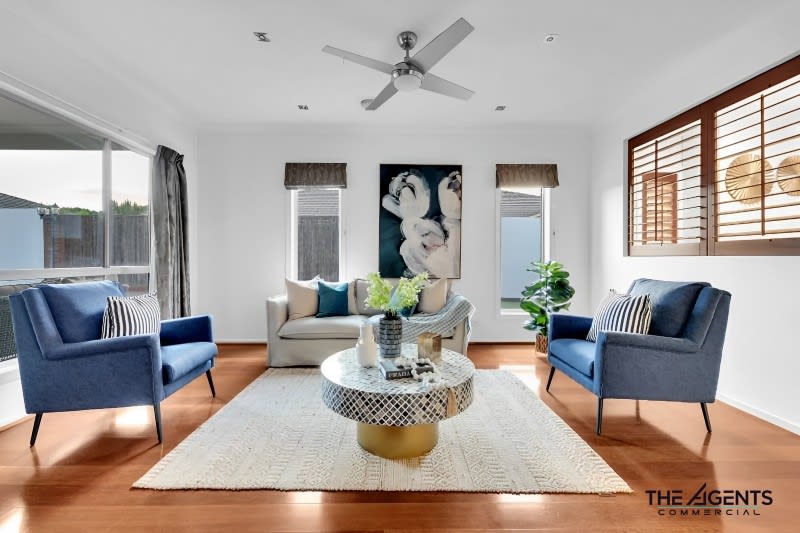 Click to view all images Professional business for sale in Port Melbourne - Image 2