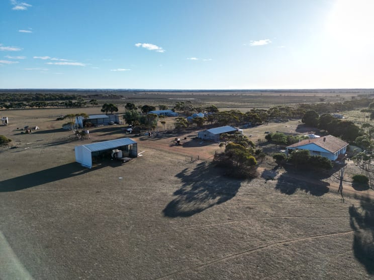 Click to view all images 1199 Range Road Pingrup WA 6343 - Image 3