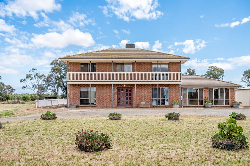 Click to view all images 1058 Mallala Road Korunye SA 5502 - Image 1