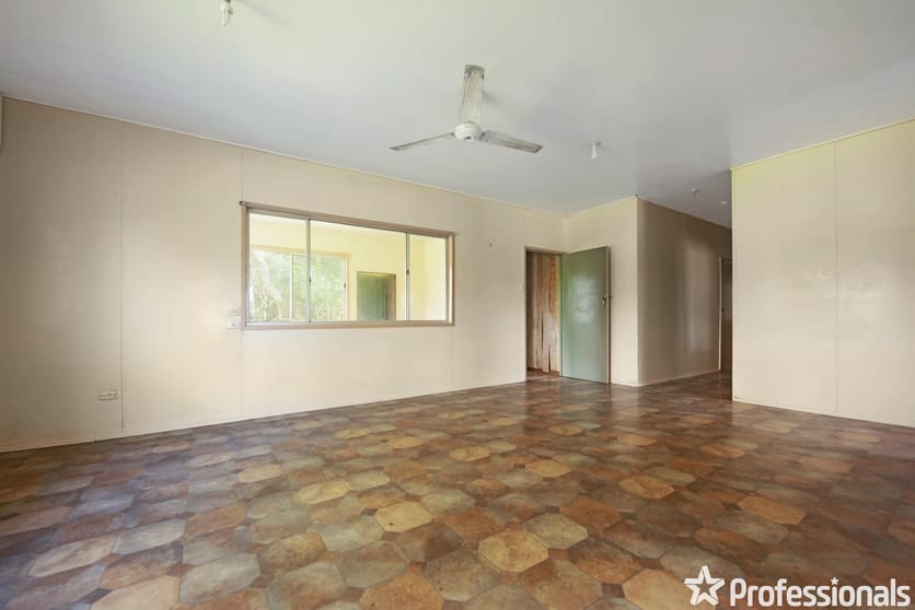 Click to view all images 91328 Bruce Highway Sarina QLD 4737 - Image 3
