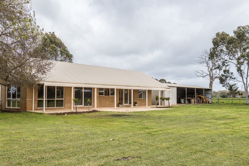 Click to view all images 21 Cassidys Road Murchison East VIC 3610 - Image 2