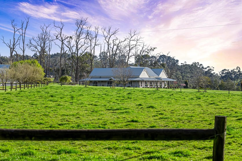 Click to view all images 143 Invermay Road West Athlone VIC 3818 - Image 3