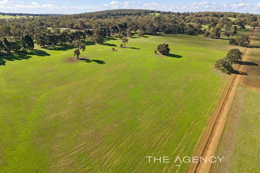 Click to view all images 575 Golf Links Road Wundowie WA 6560 - Image 2