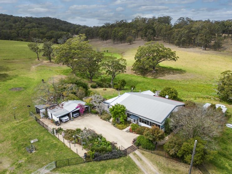 Click to view all images 3 Killaloe Lane Eagleton NSW 2324 - Image 2