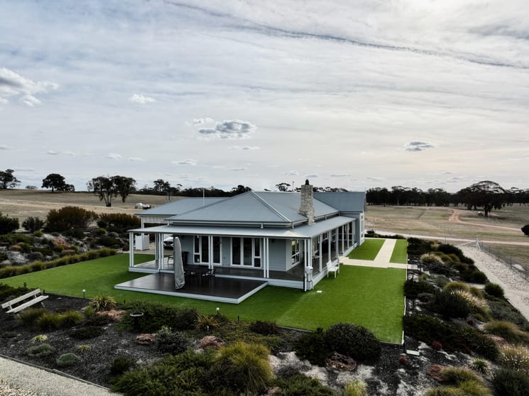 Click to view all images 265 Murray Road Stuart Mill VIC 3477 - Image 1