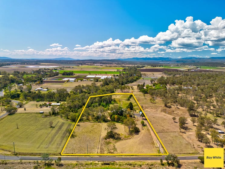 Click to view all images 130 Clarendon Road Lowood QLD 4311 - Image 3