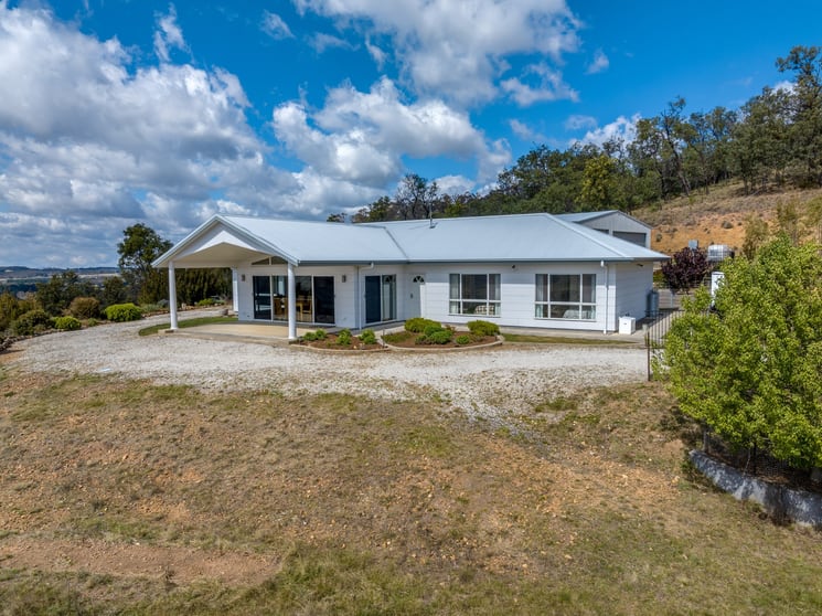 Click to view all images 113 Roseview Road Mount Fairy NSW 2580 - Image 3