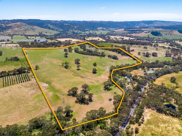 Click to view all images 105 James Track Inman Valley SA 5211 - Image 2