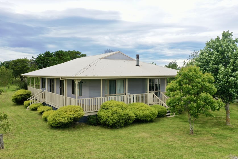 Click to view all images 11 Torpys Lane Braidwood NSW 2622 - Image 2