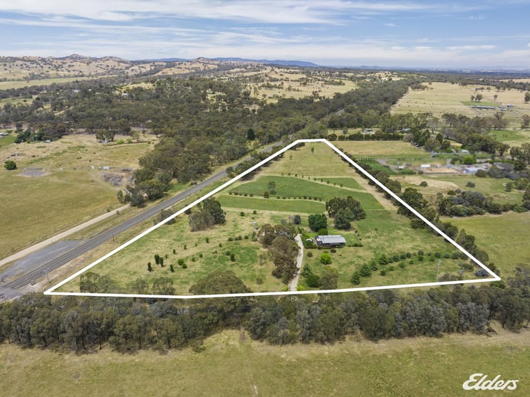 Click to view all images 806 Aerodrome Road Avenel VIC 3664 - Image 2