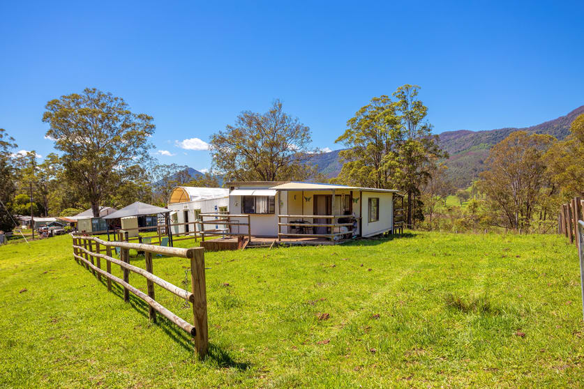 Click to view all images 172 Norwood Lane Mount George NSW 2424 - Image 2