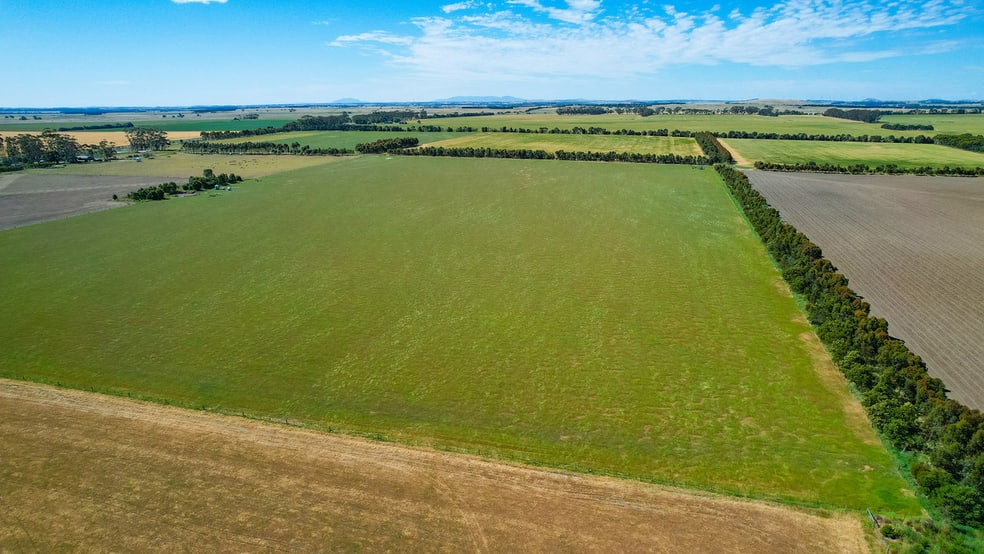 Click to view all images 1834 Lismore-Skipton Road Bradvale VIC 3361 - Image 3