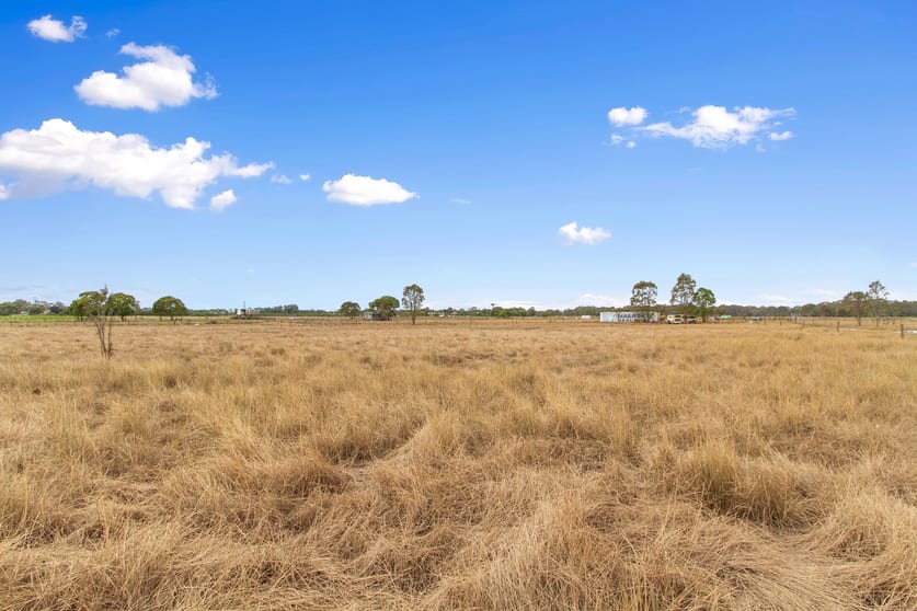 Click to view all images CA 29-30 Centre Road Sale VIC 3850 - Image 2