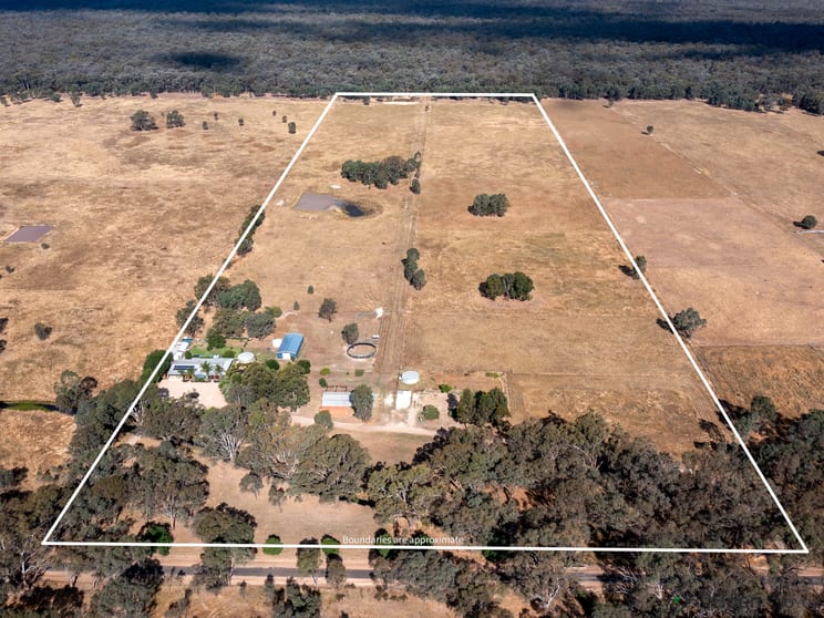 Click to view all images 405 Benalla-Warrenbayne Road Warrenbayne VIC 3670 - Image 3