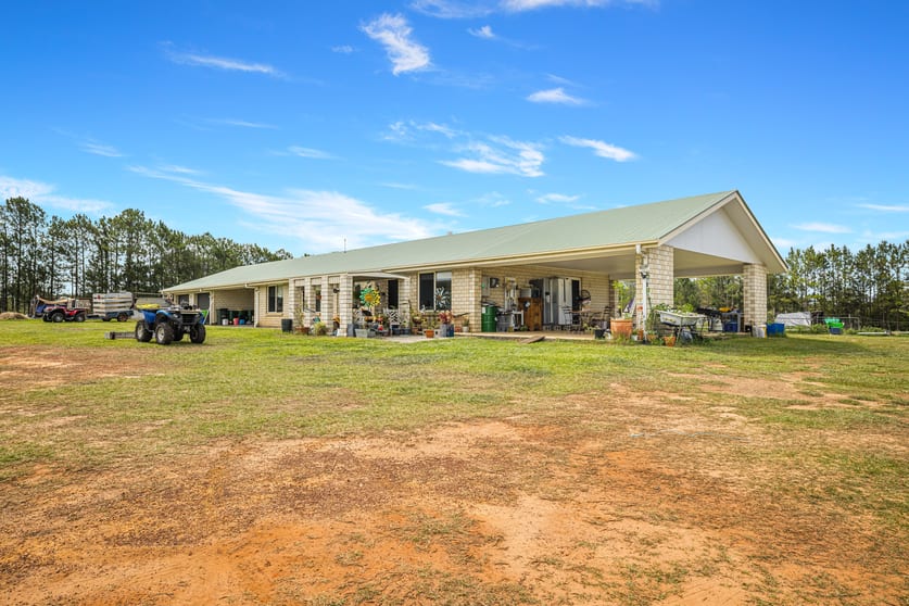 Click to view all images 437 Newlands Road Wamuran QLD 4512 - Image 2