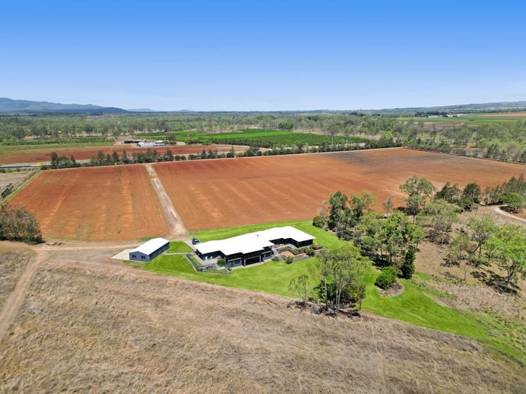 Click to view all images 105 Channel Road Walkamin QLD 4872 - Image 2