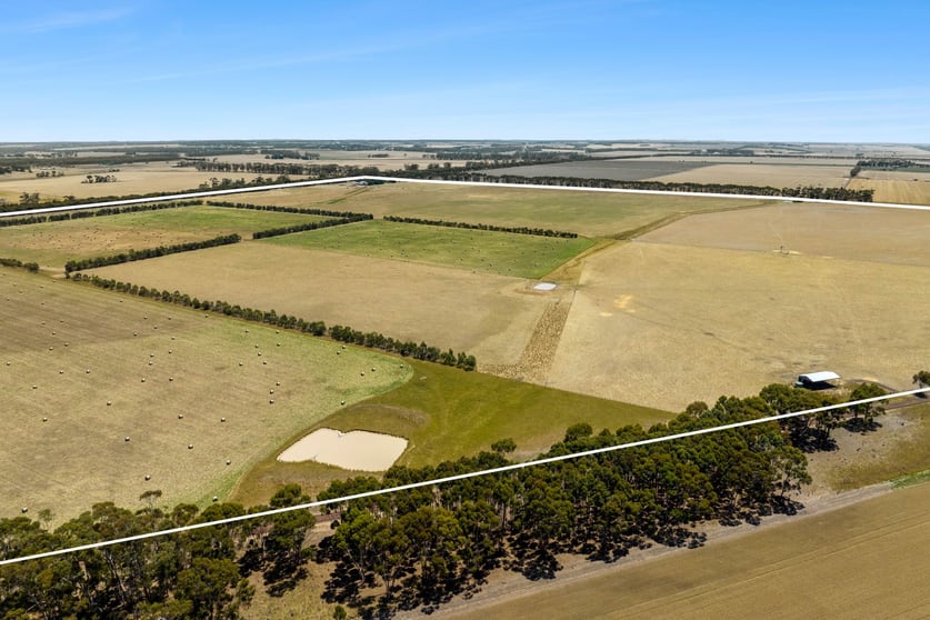 Click to view all images 498 Four Tree Road Lismore VIC 3324 - Image 2