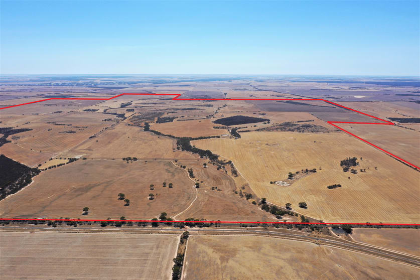 Click to view all images 1170 North Lake Grace - Karlgarin Road Kuender WA 6353 - Image 3