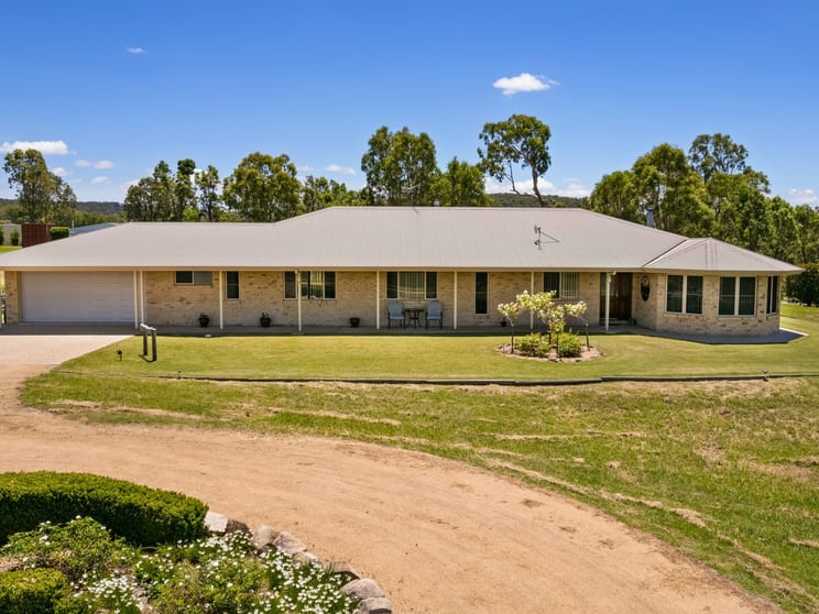 Click to view all images 860 Upper Wheatvale Road Wheatvale QLD 4370 - Image 2