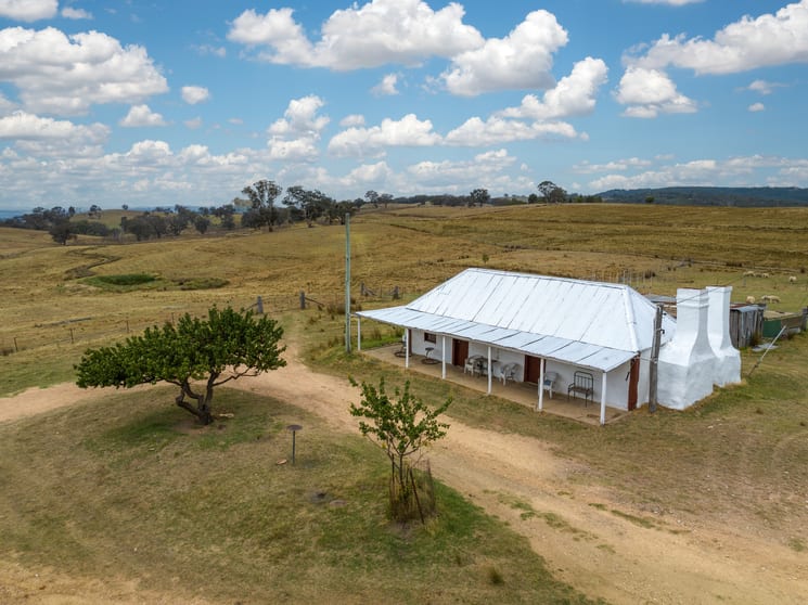 Click to view all images 181 The Bridle Track Duramana NSW 2795 - Image 2