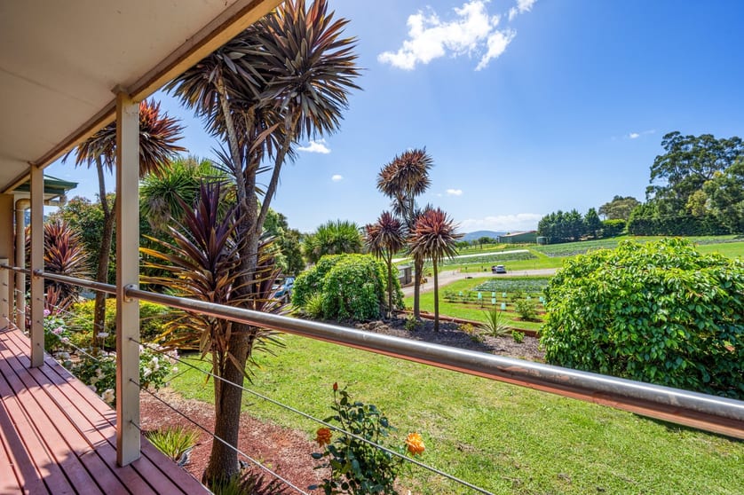 Click to view all images 140 Wandin Creek Road Wandin East VIC 3139 - Image 3