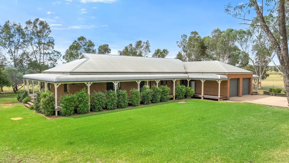 Click to view all images 513 Whitehouse Lane Tamworth NSW 2340 - Image 2