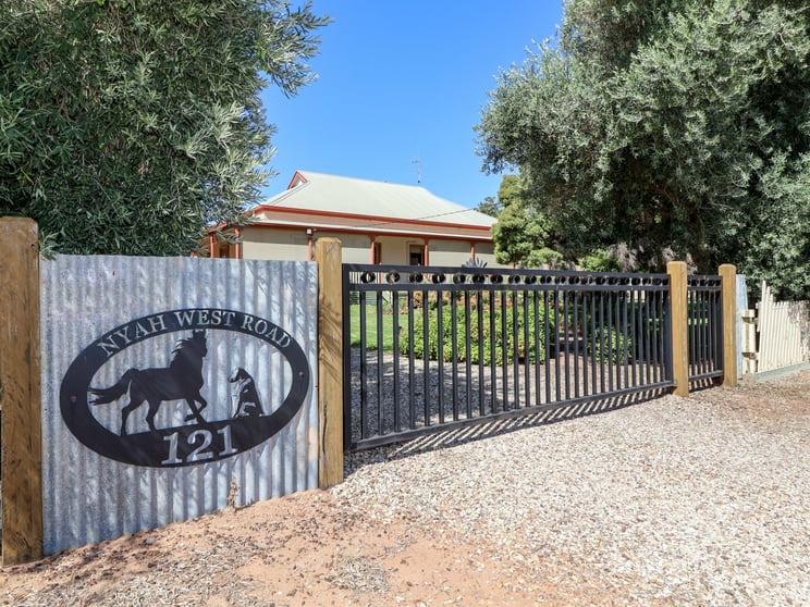 Click to view all images 121 Nyah West Road Nyah West VIC 3595 - Image 2