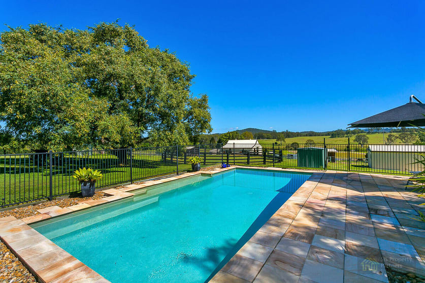 Click to view all images 162 - 172 Larch Road Tamborine QLD 4270 - Image 3