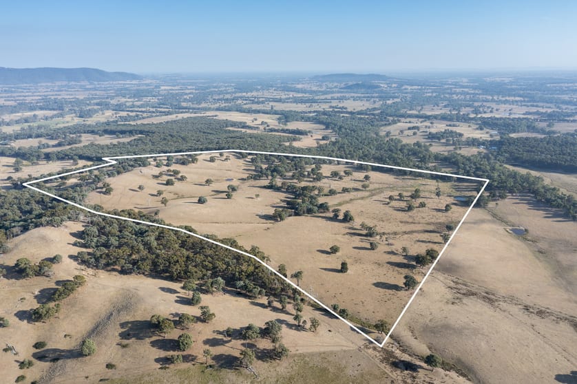 Click to view all images CA62 / 2547 Samaria Road Moorngag VIC 3673 - Image 3