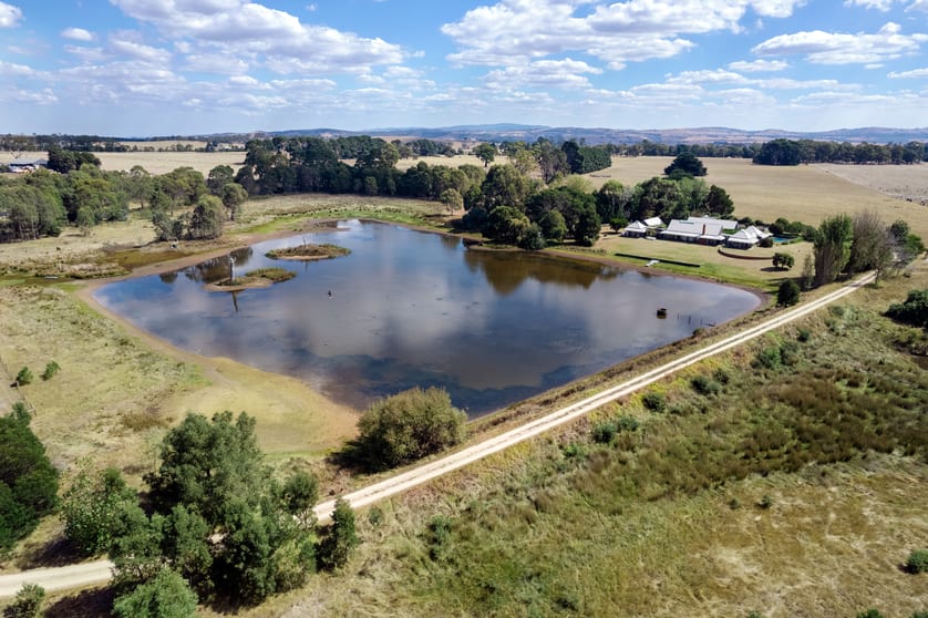 Click to view all images 230 Mill Road Kilmore VIC 3764 - Image 2