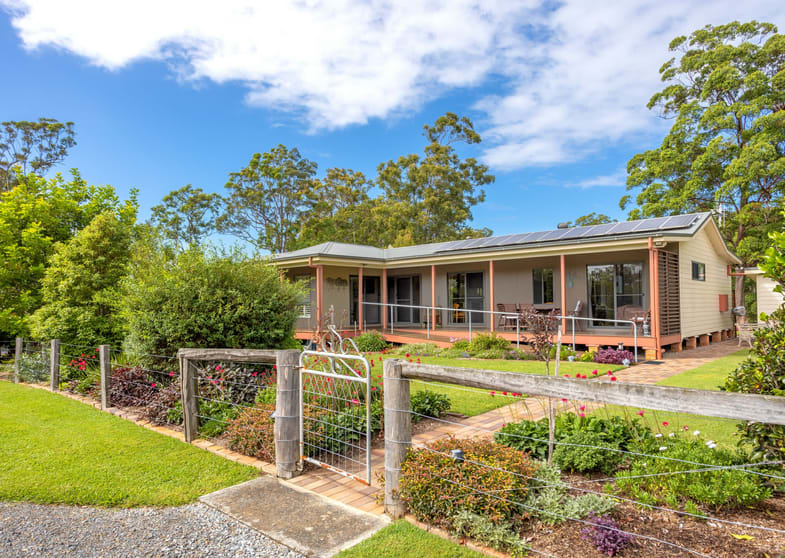 Click to view all images 90 Springhill Road Coopernook NSW 2426 - Image 2