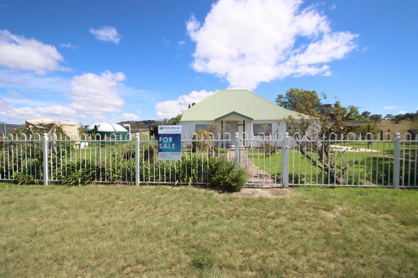 Click to view all images 37 Neagles Lane Tenterfield NSW 2372 - Image 1