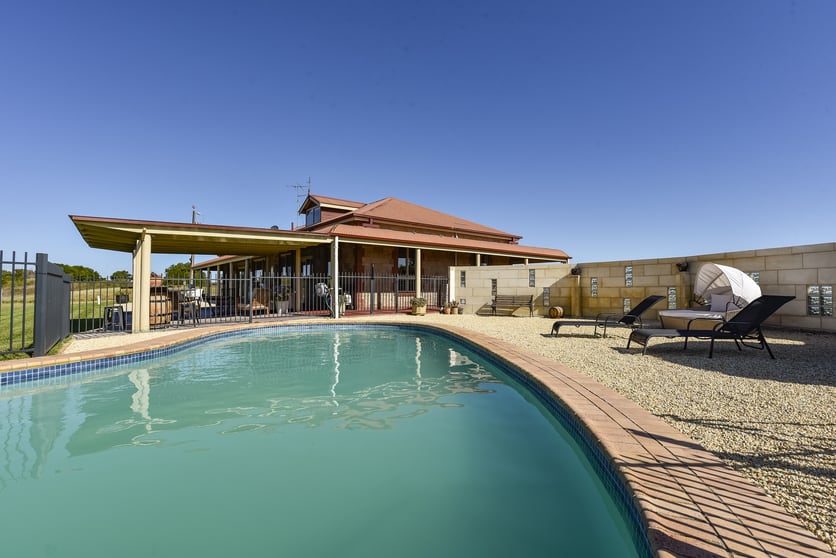Click to view all images 9635 SOUTHERN PORTS HIGHWAY Beachport SA 5280 - Image 1