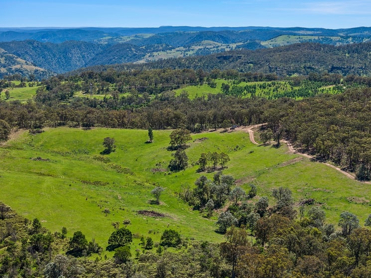 Click to view all images 181 Old Coowong Road Canyonleigh NSW 2577 - Image 1
