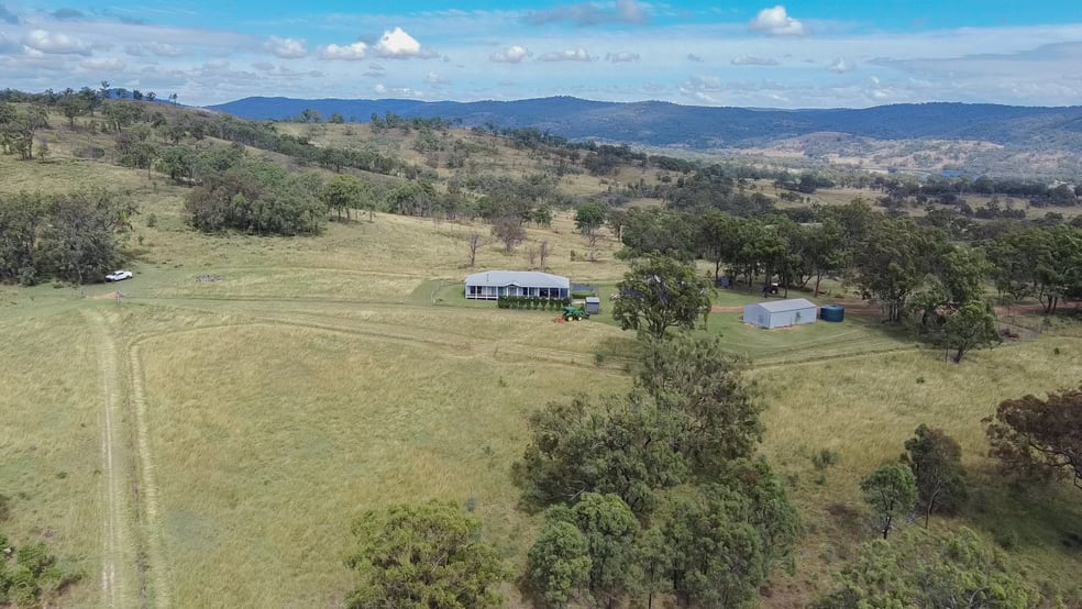 Click to view all images 517 Blakes Road Silverwood QLD 4370 - Image 3