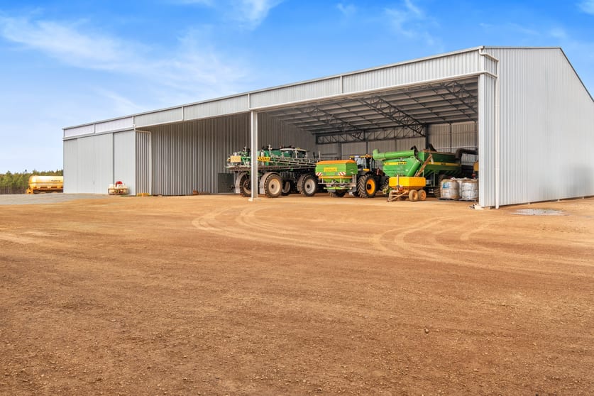 Click to view all images 335 Drawbin Road South Stirling WA 6324 - Image 2