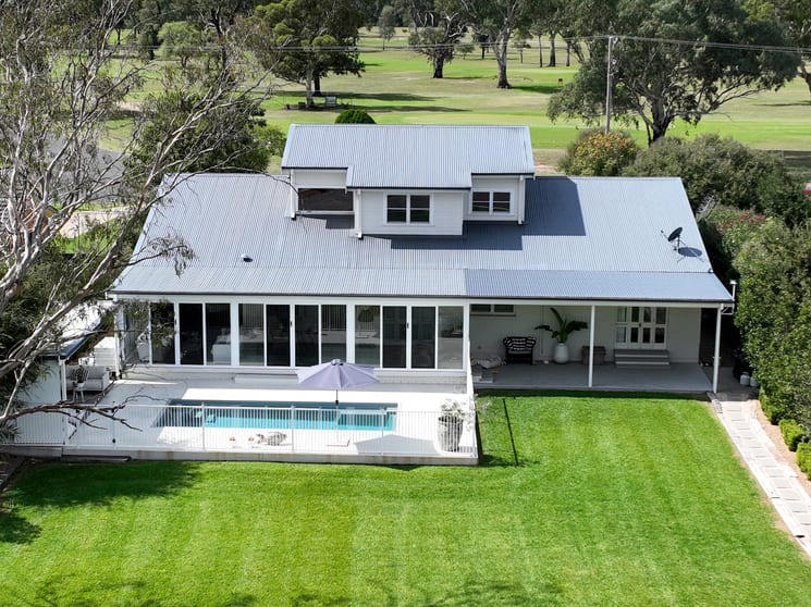 Click to view all images 161 Gibbons Street Narrabri NSW 2390 - Image 3