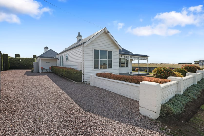 Click to view all images 131 Survey Lane Killarney VIC 3283 - Image 1