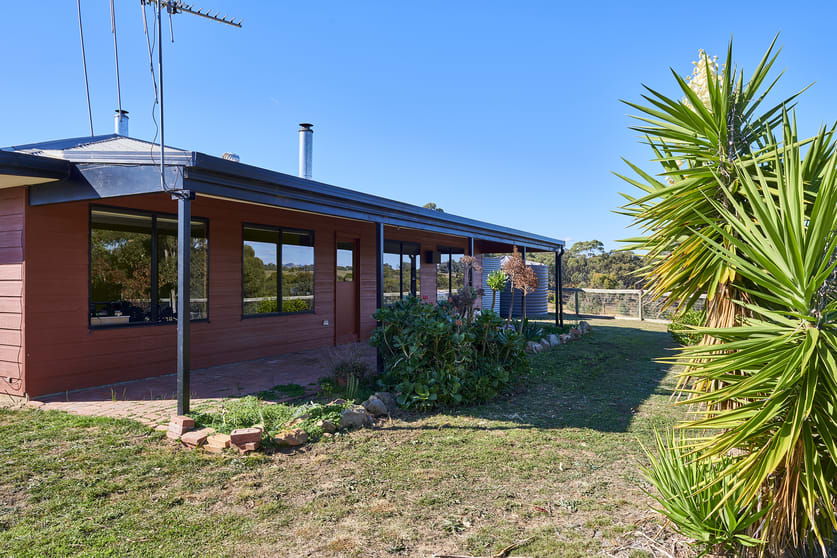 Click to view all images 70 Heathcote-east Baynton Road Heathcote VIC 3523 - Image 2