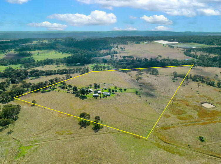 Click to view all images 118 Perkins Flat Road Geham QLD 4352 - Image 3