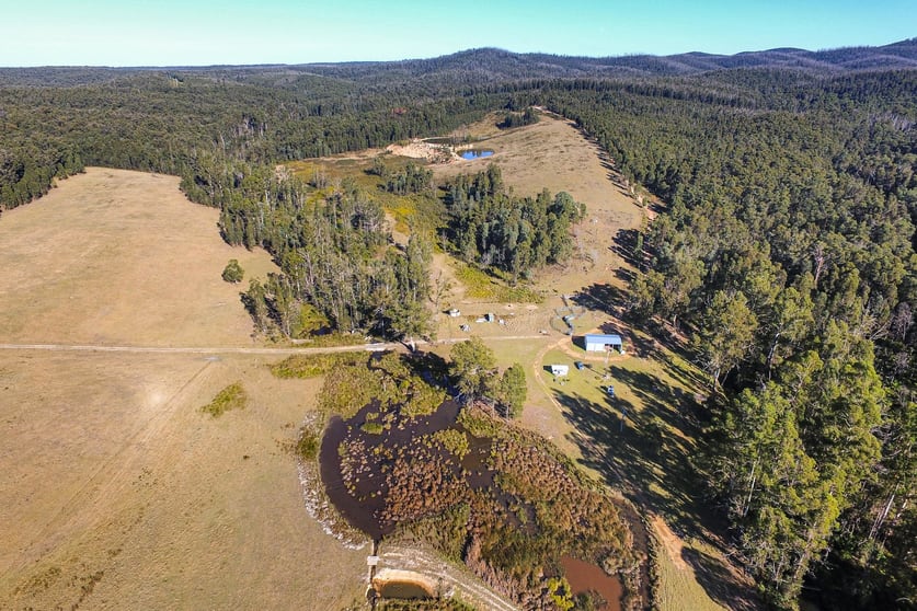 Click to view all images 69 Whittinghams Access Road Club Terrace VIC 3889 - Image 2