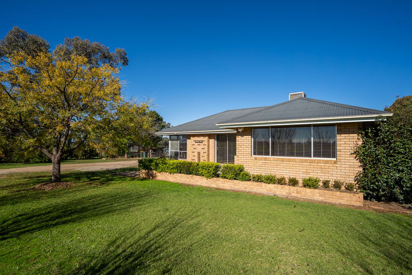 Click to view all images 'Monterey Park' 76 Noonbinna East Road Cowra NSW 2794 - Image 1
