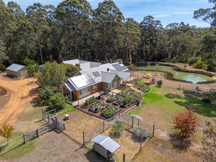 Click to view all images 65 Roberts Road Scotsdale WA 6333 - Image 1