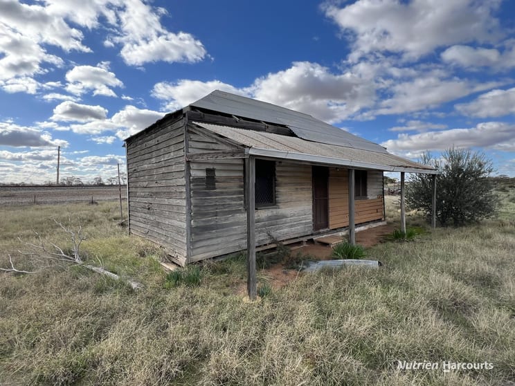 Click to view all images 60 Fitzpatrick Road Hines Hill WA 6413 - Image 3