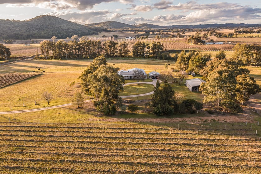 Click to view all images 142 Black Springs Road Mudgee NSW 2850 - Image 1