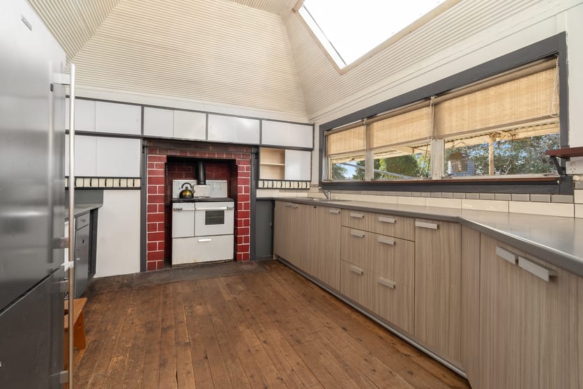 Click to view all images 9 Buckland Street Molong NSW 2866 - Image 3