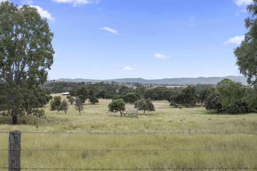 Click to view all images 120 Hogers Road Ropeley QLD 4343 - Image 1